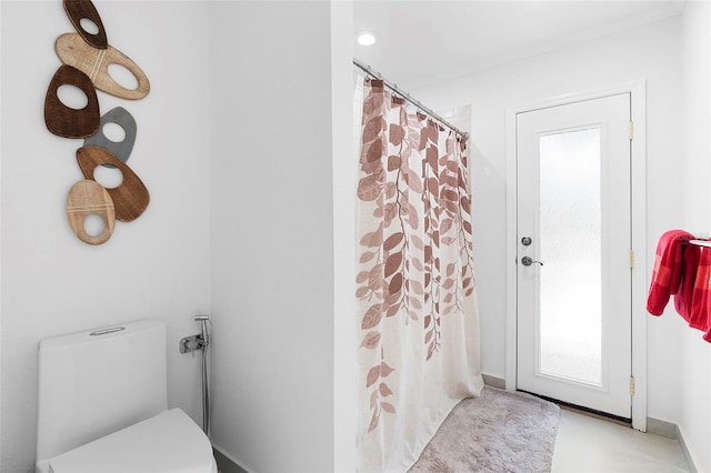 7905 Chad Ct, Orlando, FL 32835 - full bath with toilet and a shower with curtain