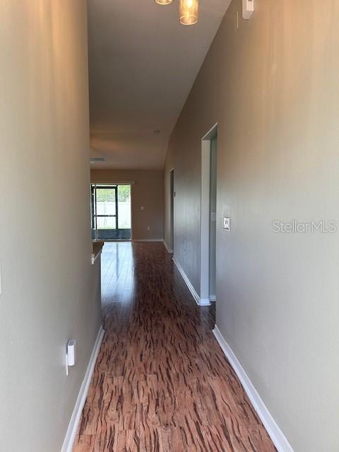 8111 Alamosa Wood Ave, Ruskin, FL 33573 - photo 5