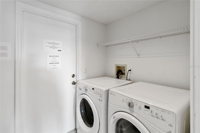 2979 Viscount Cir, Kissimmee, FL 34747 - laundry room featuring washing machine and clothes dryer