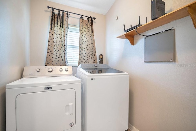 274 Wekiva Pointe Cir, Apopka, FL 32712 - washroom with washer and clothes dryer