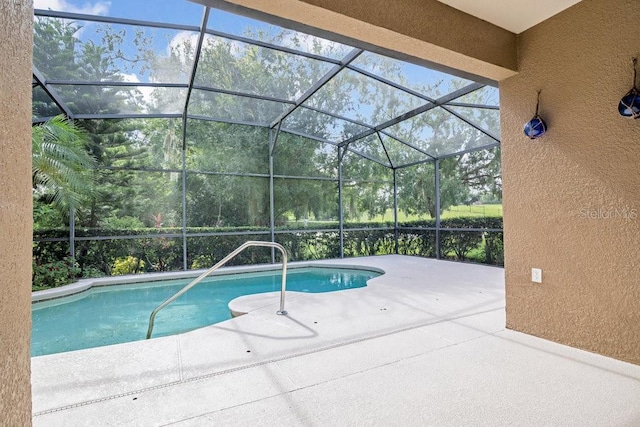 274 Wekiva Pointe Cir, Apopka, FL 32712 - swimming pool featuring a patio and a lanai