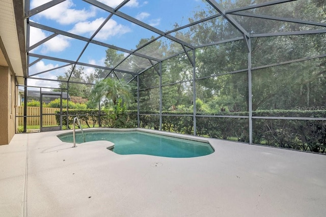 274 Wekiva Pointe Cir, Apopka, FL 32712 - outdoor pool with a patio area and glass enclosure