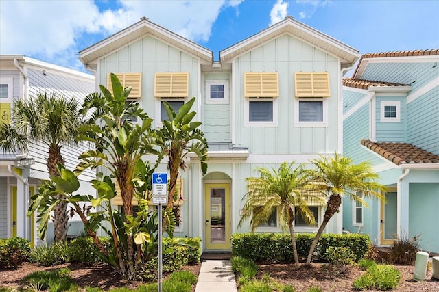 8017 Sandy Toes Way, Kissimmee, FL 34747 - view of front of home featuring board and batten siding