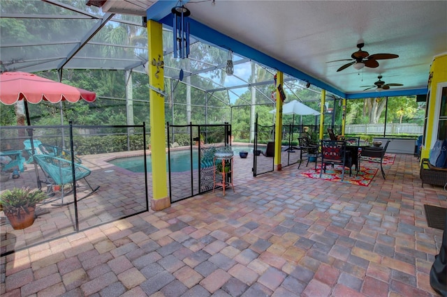 1624 Bear Crossing Cir, Apopka, FL 32703 - sunroom with a ceiling fan, outdoor dining area, and healthy amount of natural light