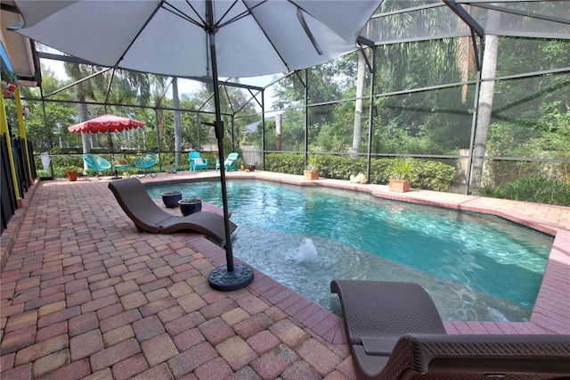 1624 Bear Crossing Cir, Apopka, FL 32703 - swimming pool featuring a patio and a lanai