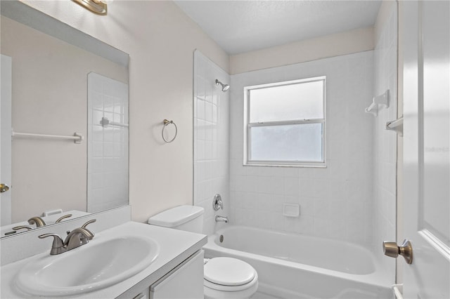 3388 Cypress Point Cir, Saint Cloud, FL 34772 - bathroom featuring vanity and shower / bath combination