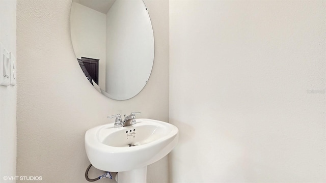4501 Sparkling Shell Ave, Kissimmee, FL 34746 - bathroom with a sink