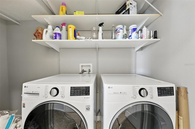 1551 Scarlet Oak Loop Unit B, Winter Garden, FL 34787 - laundry area featuring washer and dryer