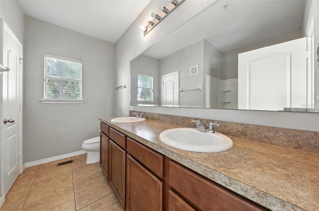 1551 Scarlet Oak Loop Unit B, Winter Garden, FL 34787 - full bathroom featuring double vanity and tile patterned floors