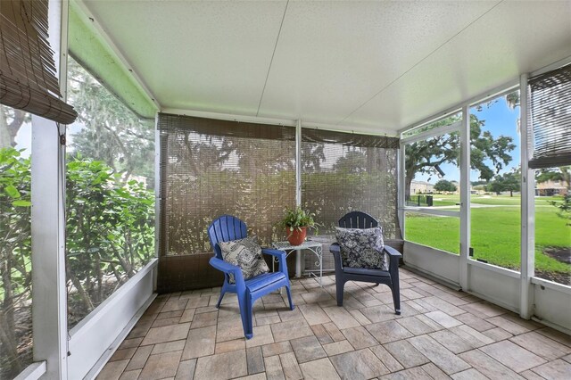 1551 Scarlet Oak Loop Unit B, Winter Garden, FL 34787 - sunroom with plenty of natural light and golf course view