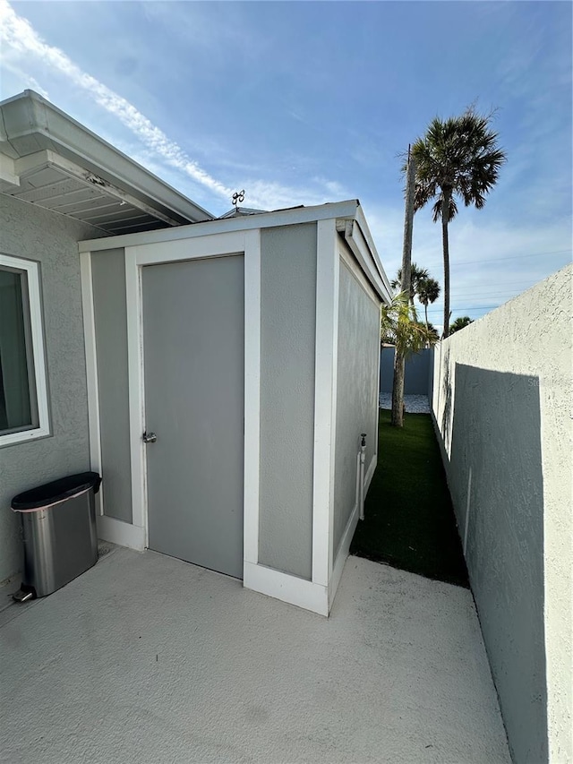 142 Reef Rd, South Daytona, FL 32119 - view of outdoor structure