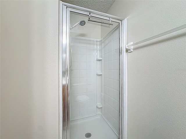 132 Cordova Ave, Davenport, FL 33897 - bathroom with a stall shower
