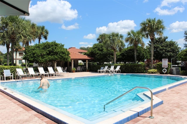 6140 Burnside Cir Unit 204, Orlando, FL 32822 - community pool with a patio