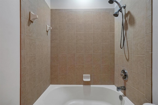9049 Edenshire Cir, Orlando, FL 32836 - bathroom featuring shower / bathtub combination