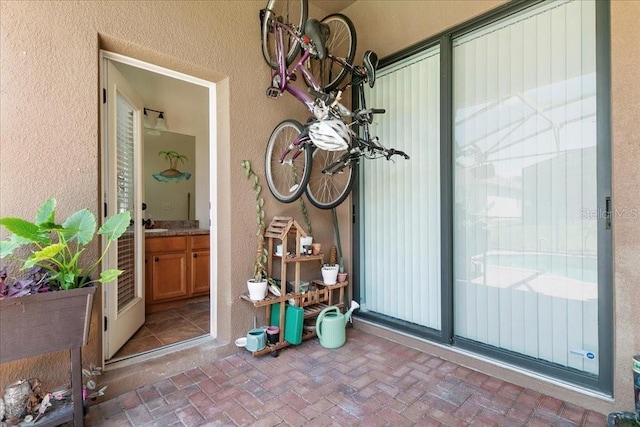 523 Lake Davenport Cir, Davenport, FL 33837 - entrance to property with stucco siding