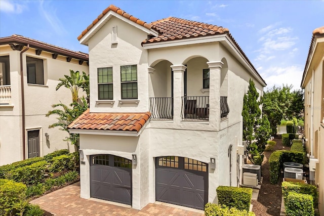 915 Golden Bear Dr, Reunion, FL 34747 - photo 1