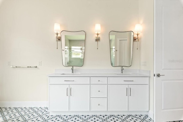 17 Old Oak Dr N, Palm Coast, FL 32137 - full bath with double vanity and baseboards