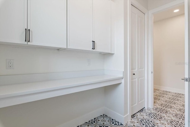 17 Old Oak Dr N, Palm Coast, FL 32137 - detailed view of recessed lighting and built in study area