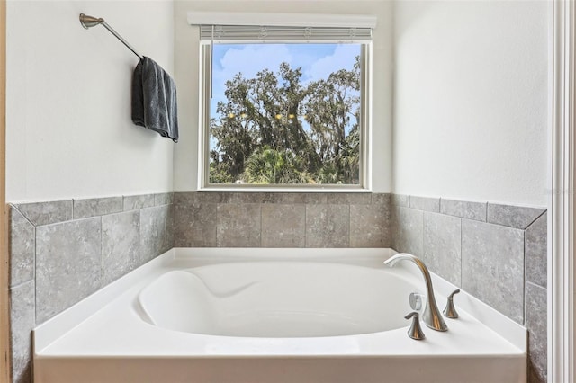 1833 Benoit Ter, Davenport, FL 33837 - full bath with a garden tub and plenty of natural light