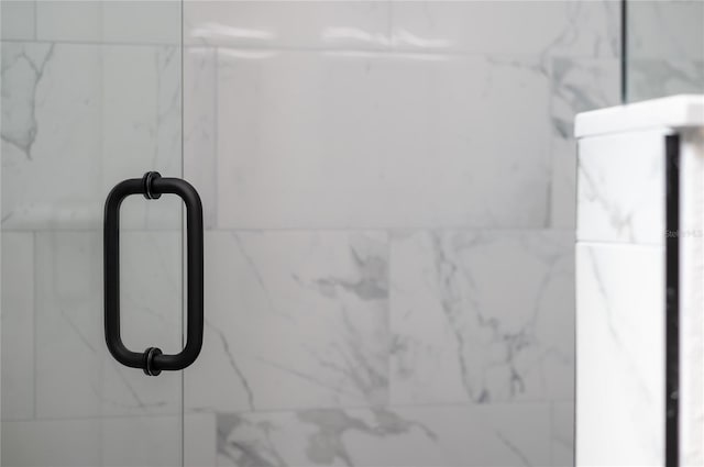 1157 W Hancock Dr, Deltona, FL 32725 - bathroom view of a marble finish shower