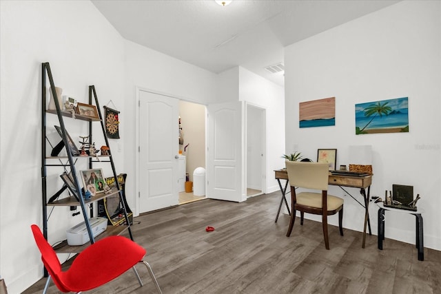 1608 Mohegan Blvd, Kissimmee, FL 34744 - home office with wood finished floors and baseboards