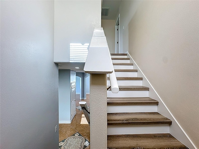 229 Largovista Dr, Oakland, FL 34787 - view of stairs