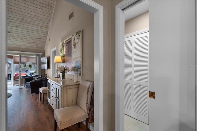 1339 Villa Ln Unit 50, Apopka, FL 32712 - corridor featuring vaulted ceiling, wood ceiling, and wood finished floors