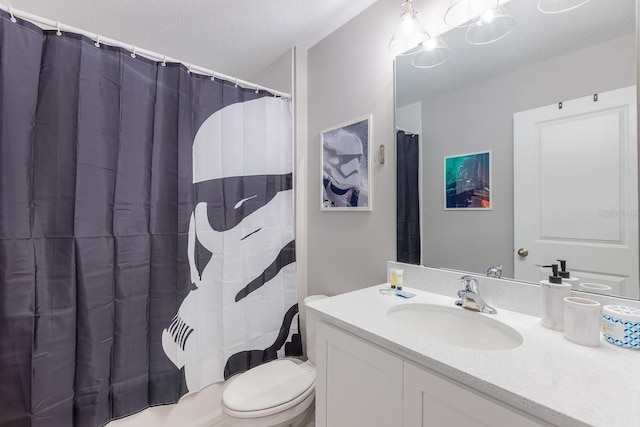 1030 Plantation Ln, Davenport, FL 33896 - full bath featuring vanity and toilet