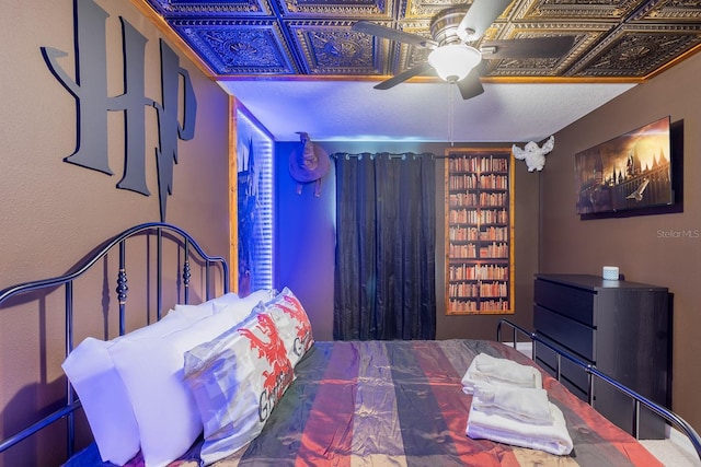 1030 Plantation Ln, Davenport, FL 33896 - bedroom featuring ceiling fan