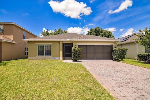 1414 Marsh Meadow Ln, Davenport, FL 33896 - single story home featuring stucco siding, an attached garage, a front lawn, and driveway