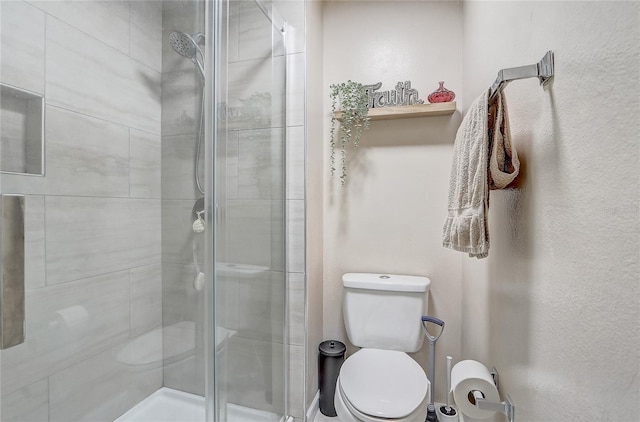 569 Yearling Cove Loop, Apopka, FL 32703 - bathroom with toilet and a stall shower