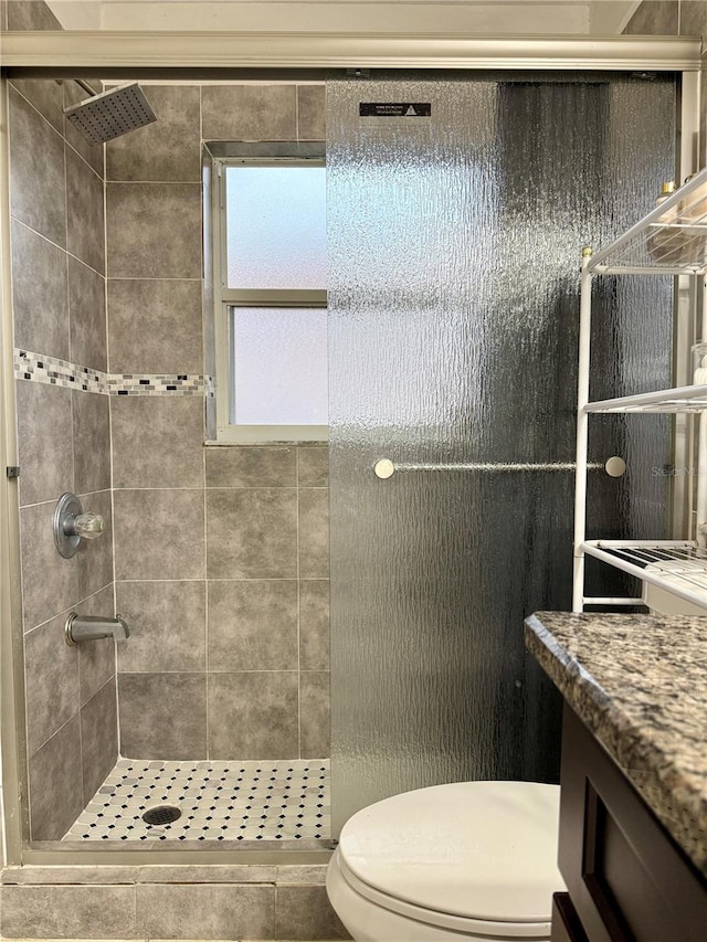 1945 Torrey Dr, Orlando, FL 32818 - bathroom featuring tiled shower and vanity