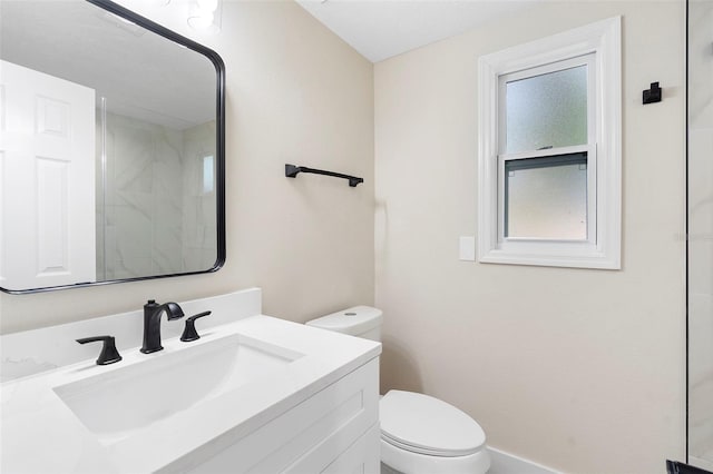 5310 Pineview Way, Apopka, FL 32703 - full bath with toilet and vanity