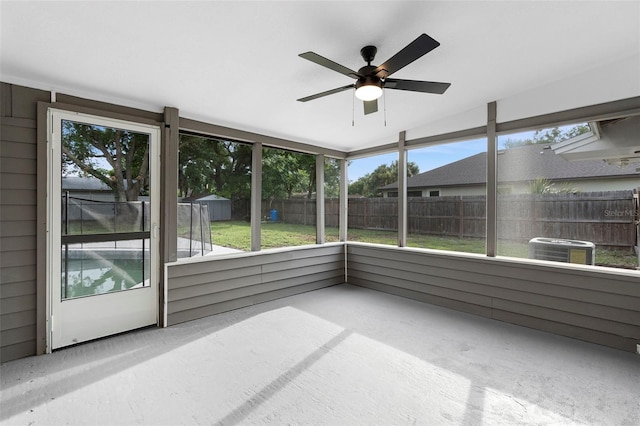5310 Pineview Way, Apopka, FL 32703 - unfurnished sunroom with ceiling fan and healthy amount of natural light