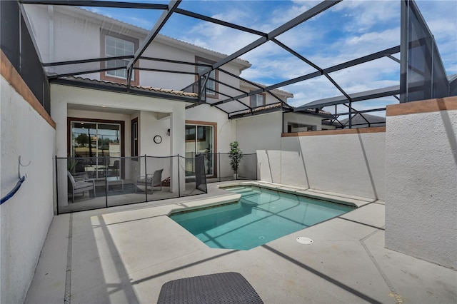 9005 Stinger Dr, Davenport, FL 33896 - outdoor pool with a patio area and a lanai