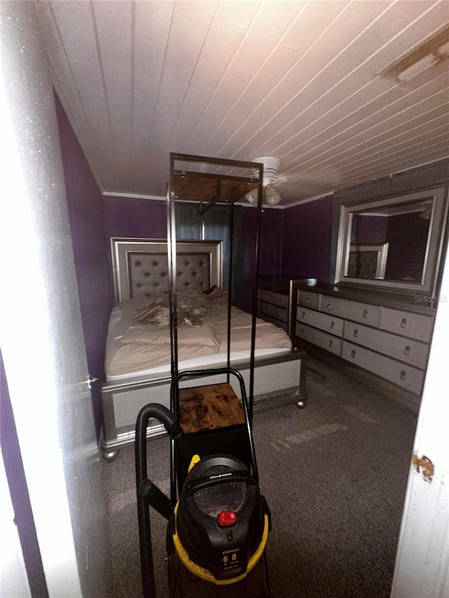 10004 Vaughn St, Gibsonton, FL 33534 - unfurnished bedroom featuring carpet floors