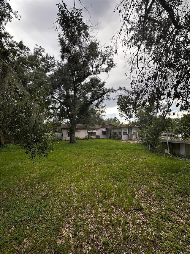 10004 Vaughn St, Gibsonton, FL 33534 - view of yard