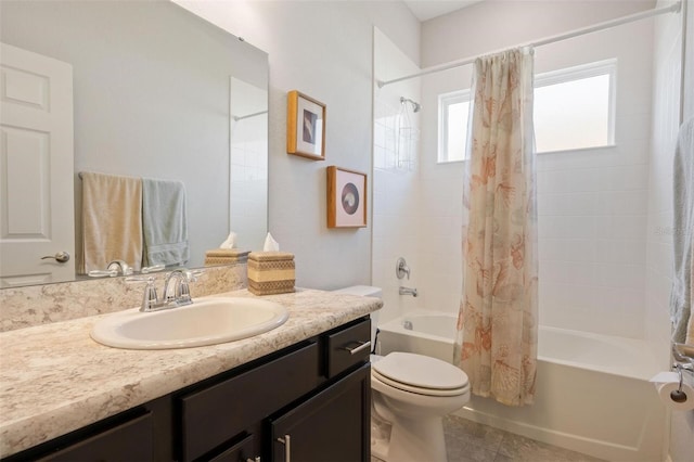 416 Riders Loop, Auburndale, FL 33823 - full bath featuring shower / bath combination with curtain, vanity, and tile patterned flooring
