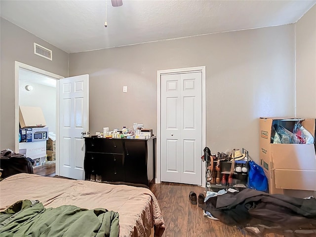 1505 E Elm Rd, Lakeland, FL 33801 - bedroom featuring wood finished floors and a ceiling fan