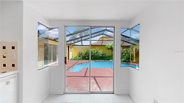5045 Bermuda Cir Unit 12, Orlando, FL 32808 - swimming pool featuring a lanai