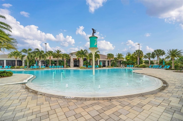 13298 Pontoon Rd, Winter Garden, FL 34787 - community pool with a patio