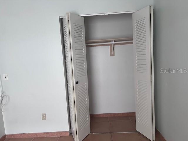19 W Country Cove Way, Kissimmee, FL 34743 - view of closet