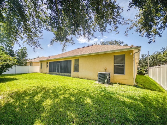 7985 Saint Giles Pl, Orlando, FL 32835 - back of property featuring stucco siding