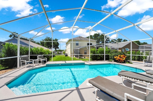 1520 Gulf Vue Dr, Haines City, FL 33844 - swimming pool featuring a patio and a lanai