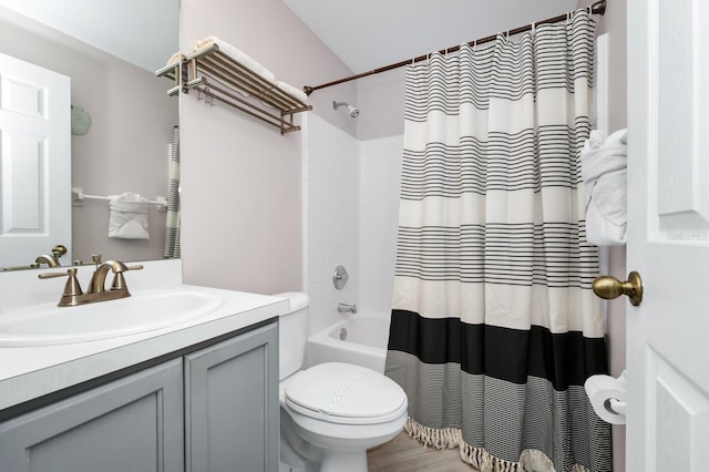 1520 Gulf Vue Dr, Haines City, FL 33844 - full bathroom with vanity and shower / bathtub combination with curtain
