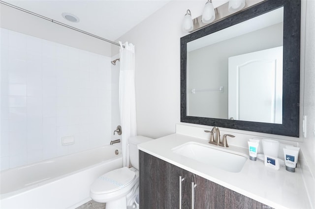 207 Macaulays Cv, Haines City, FL 33844 - bathroom with shower / tub combo with curtain and vanity