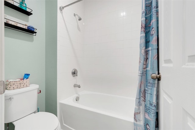 9370 Westmorely St, Groveland, FL 34736 - full bath featuring shower / bathtub combination with curtain and toilet
