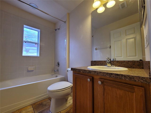1914 Commander Way, Kissimmee, FL 34746 - full bath featuring vanity and bathtub / shower combination