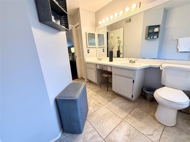 9803 Terrace Trail Ln, Temple Terrace, FL 33637 - full bath featuring double vanity and toilet