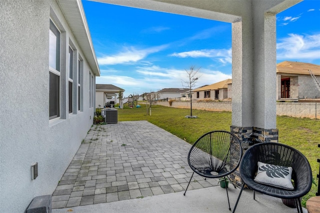 6992 Dilly Lake Ave, Groveland, FL 34736 - view of patio featuring a residential view